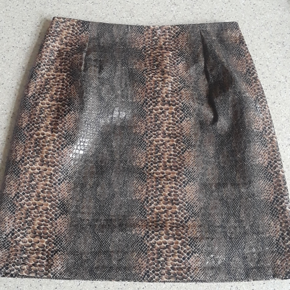 NWOT Style Snakeskin Skirt